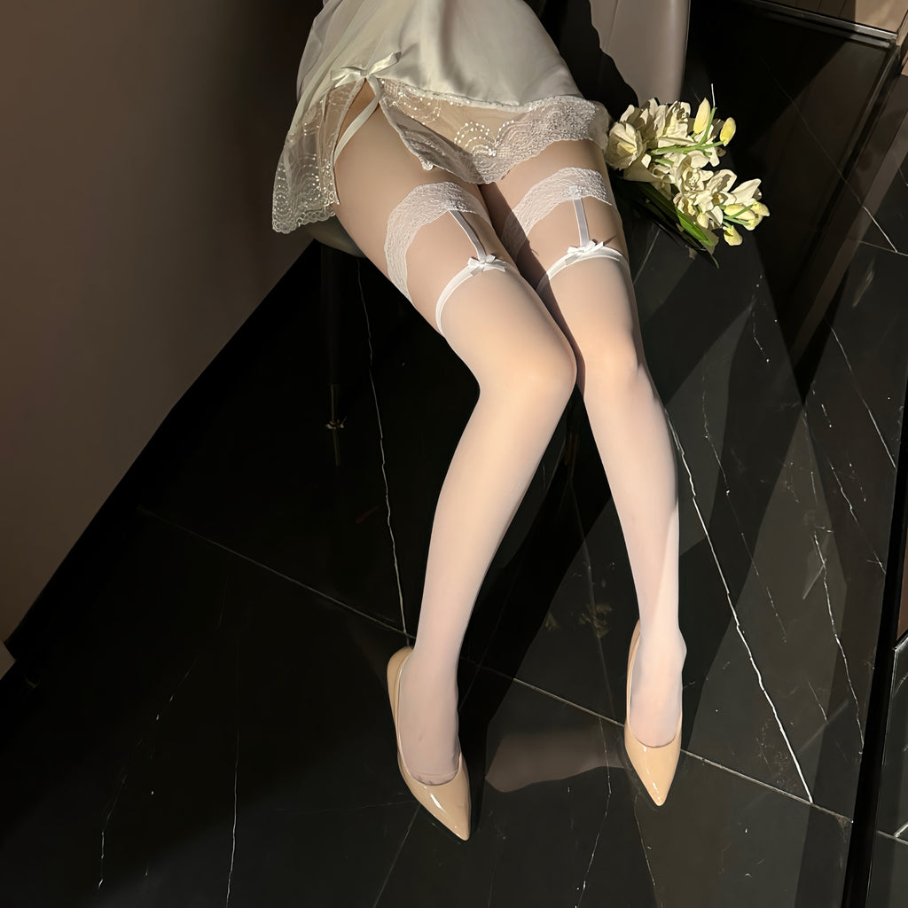 Lace Top Thigh-High Stockings with Bow