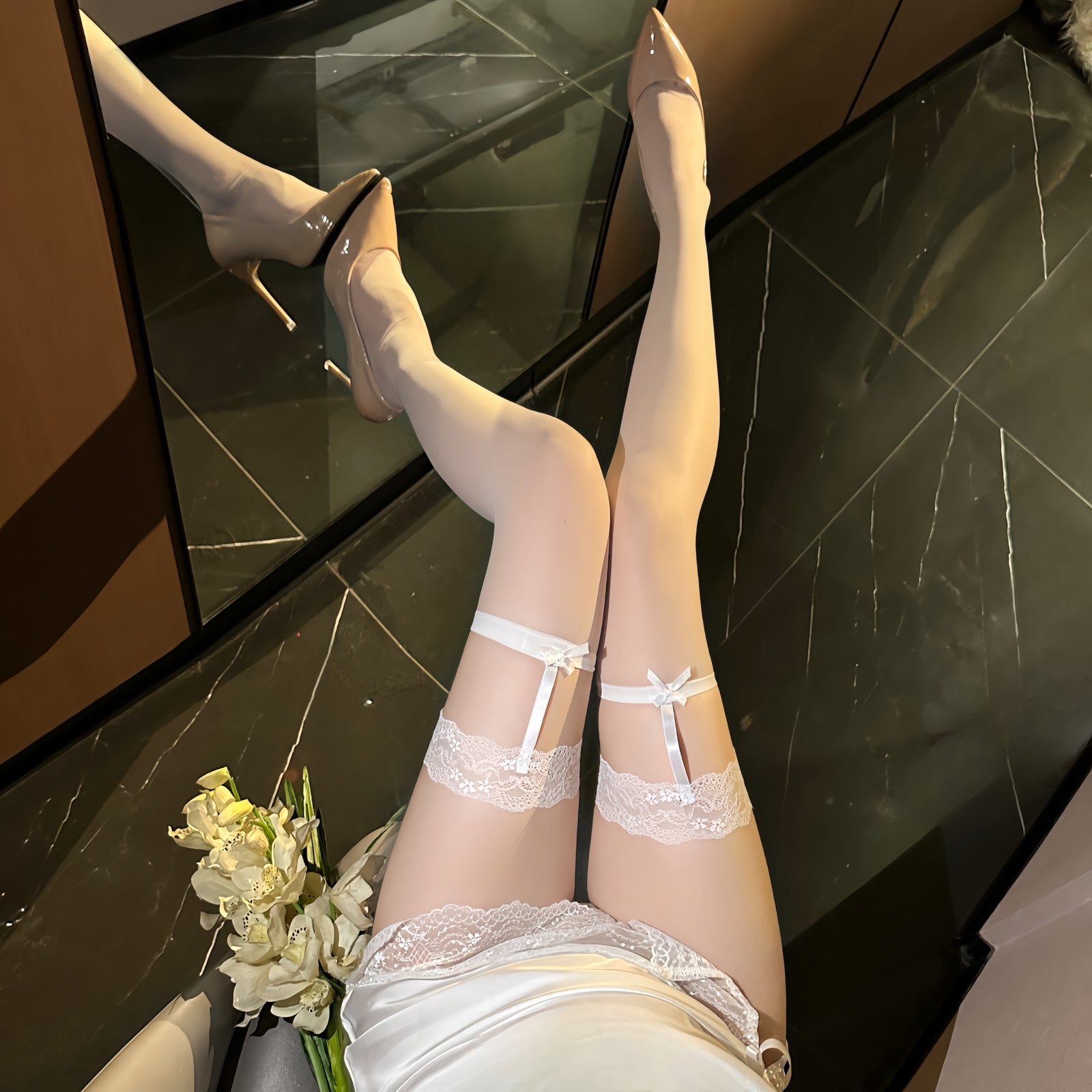 Lace Top Thigh-High Stockings with Bow
